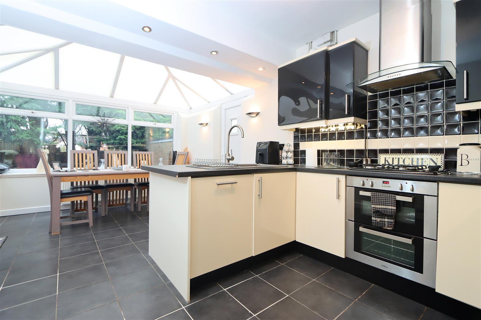 3 bed property in Milestone Drive, Stourbridge